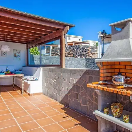 Playa Blanca Sleeps 4 Pool Air Con Wifi *