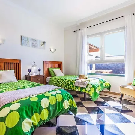 Playa Blanca Sleeps 4 Pool Air Con Wifi *