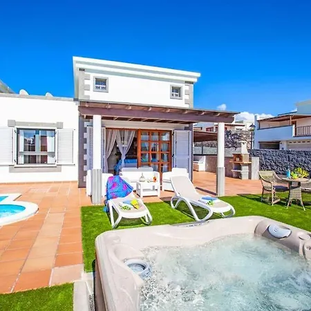 Playa Blanca Sleeps 4 Pool Air Con Wifi * Playa Blanca (Lanzarote)